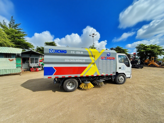 徐工XGH5070TSLQ6扫路车：胡志明市“智慧环卫”的硬核担当